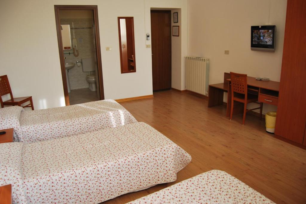 Hotel Alabarda Triest Zimmer foto